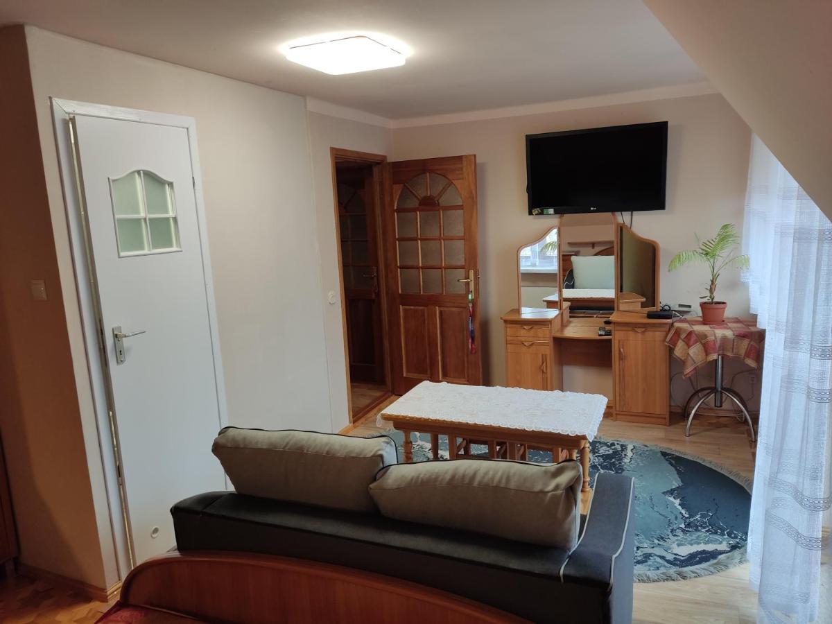 Podelniska Porąbka Esterno foto